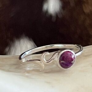 Elegant 925 Sterling Silver and Purple Spiny Ring